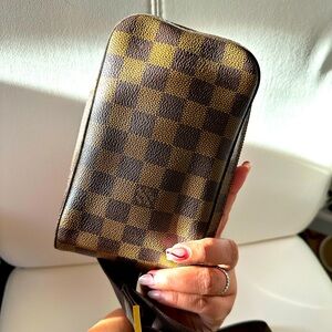 Louis Vuitton Geronimo Crossbody bag